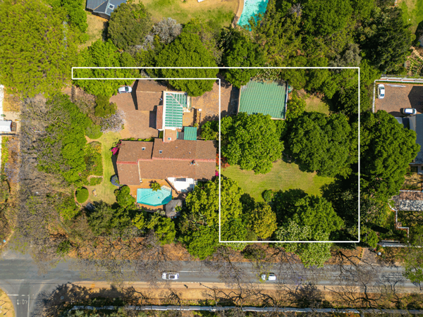 2 128 m² Land