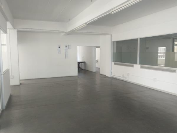 340  m² Office Space