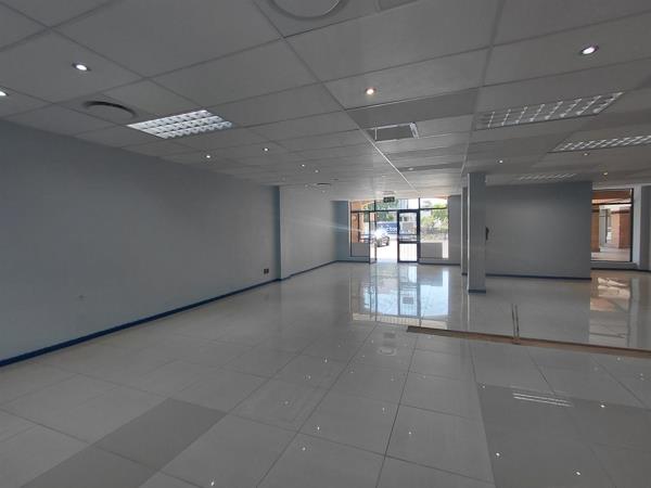 165  m² Retail Space