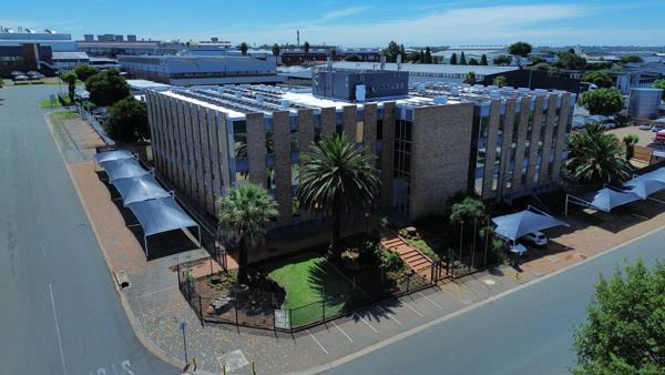 6 162  m² Commercial space