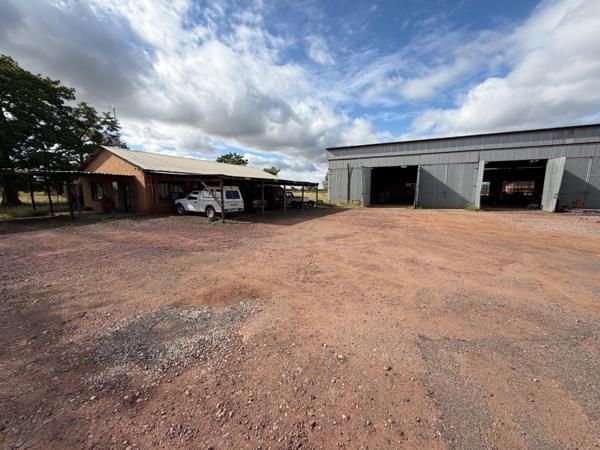 114 732  m² Commercial space