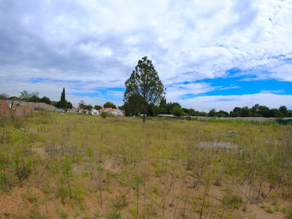 2 000 m² Land