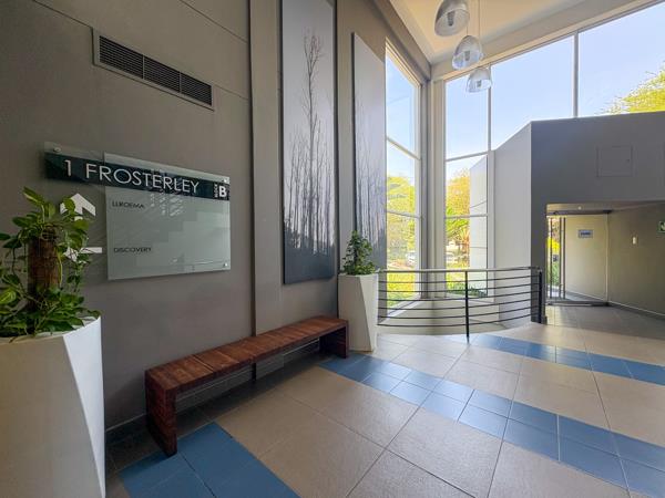 136  m² Commercial space