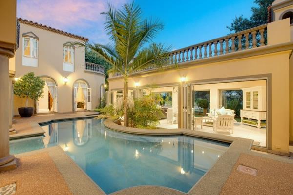 6 Bedroom House