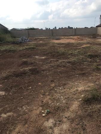 748 m² Land