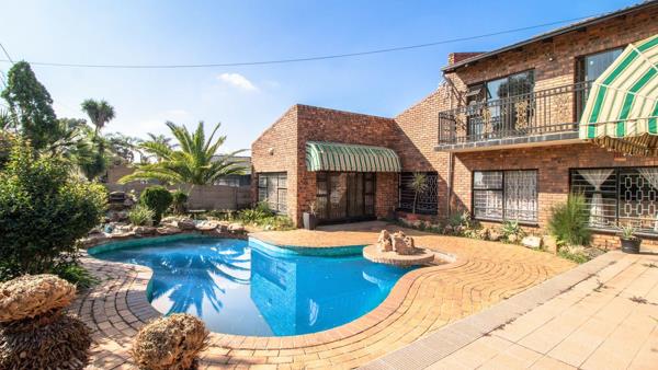 6 Bedroom House