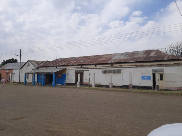 900  m² Retail Space