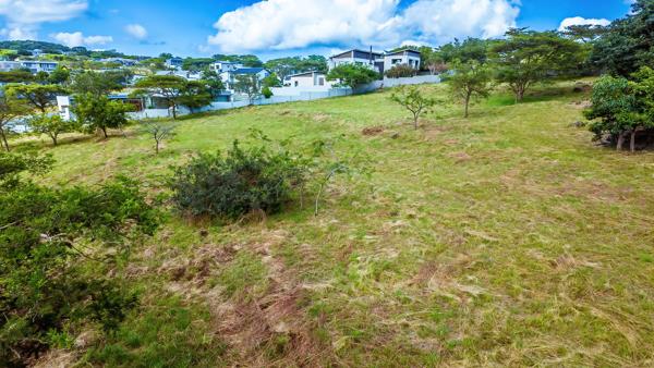 3 323 m² Land