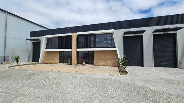 565  m² Industrial space