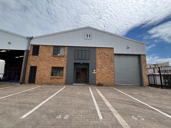 411  m² Industrial space