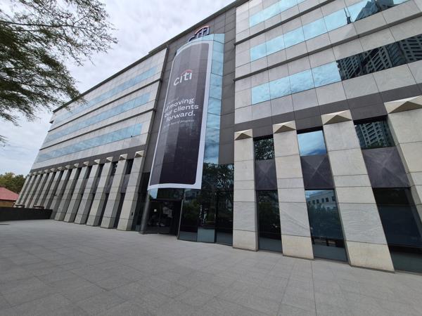 348 m² Commercial space