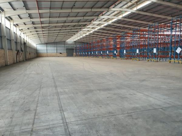 4 800  m² Industrial space