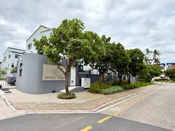 5 Bedroom Townhouse