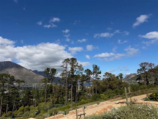1 258 m² Land