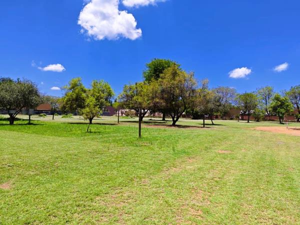 9 438 m² Land