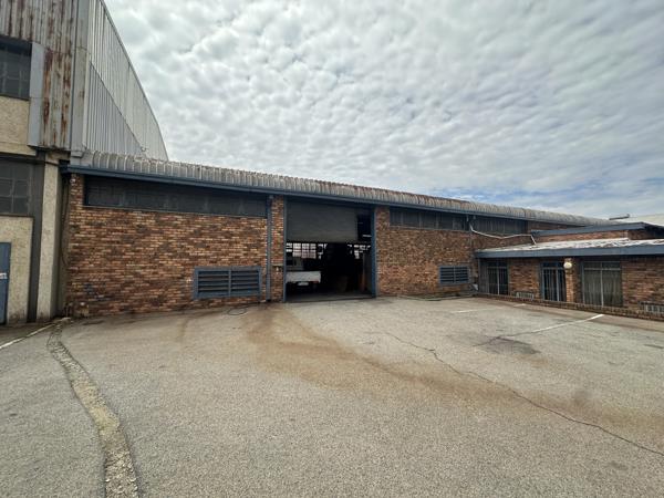 1 850  m² Industrial space