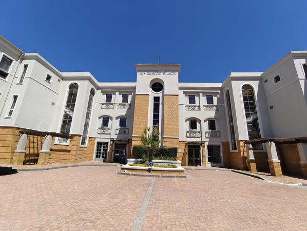 144  m² Commercial space