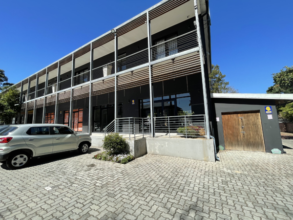 126  m² Commercial space