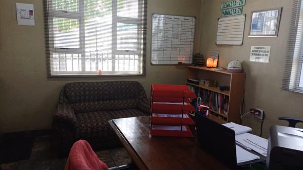 400  m² Commercial space