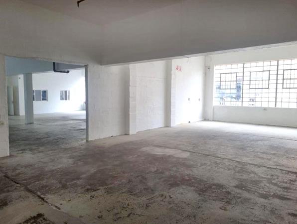 340  m² Industrial space