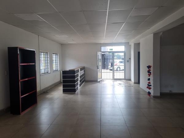 332  m² Commercial space