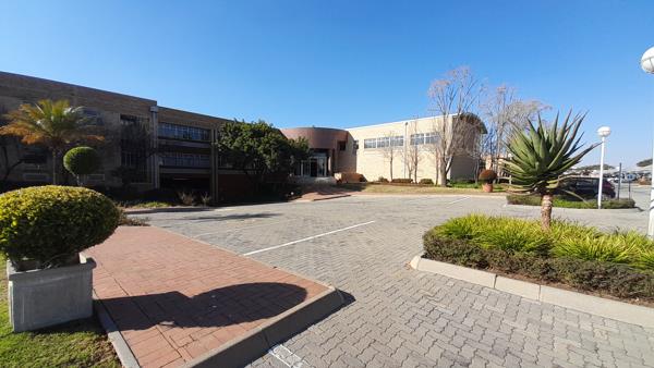 1 013  m² Commercial space