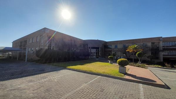 1 309  m² Commercial space