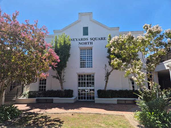 137  m² Commercial space