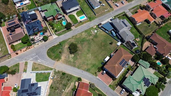 910 m² Land