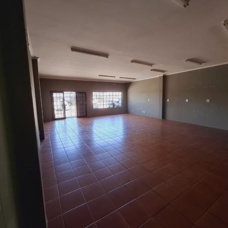 100  m² Commercial space