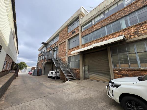 496  m² Industrial space