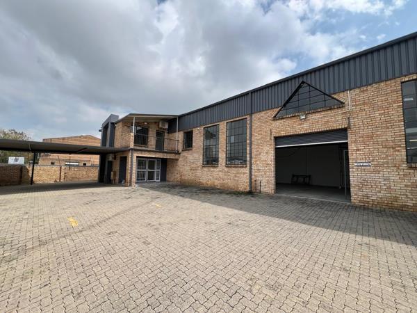 571  m² Industrial space
