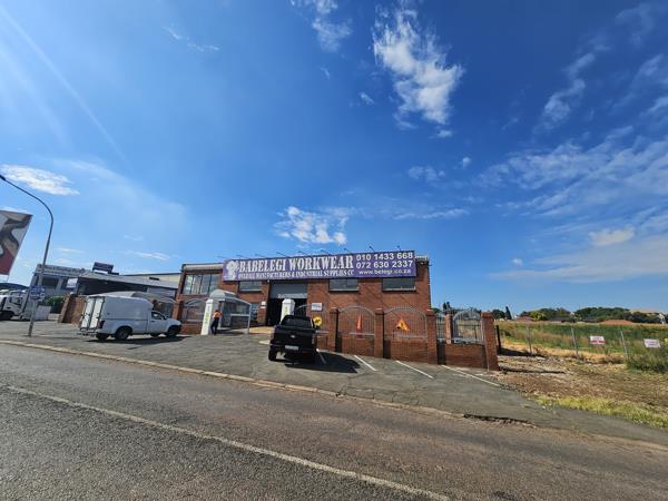 1 046  m² Industrial space