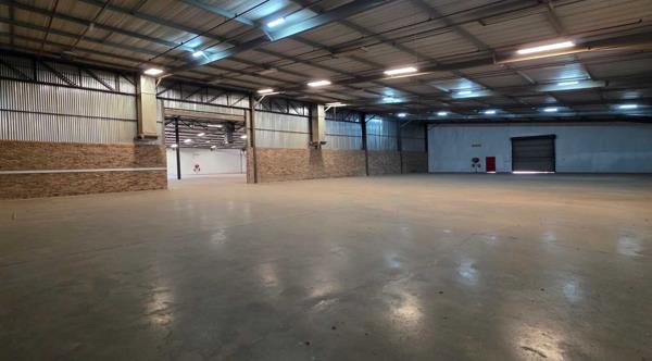 4 700  m² Commercial space