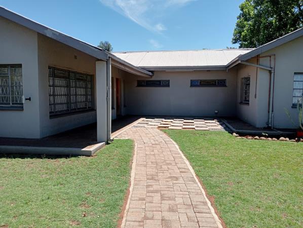 1 179  m² Commercial space