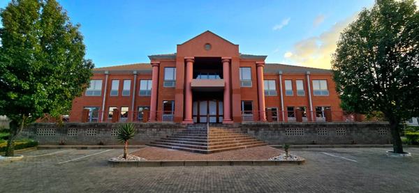 826 m² Retail Space