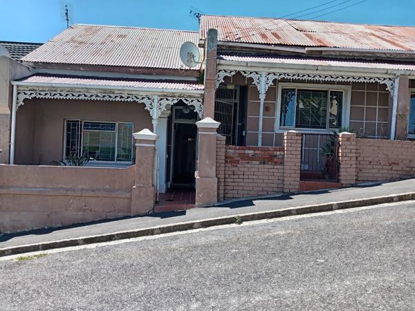 6 Bedroom House