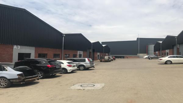 483  m² Commercial space