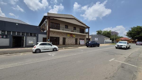 880  m² Commercial space