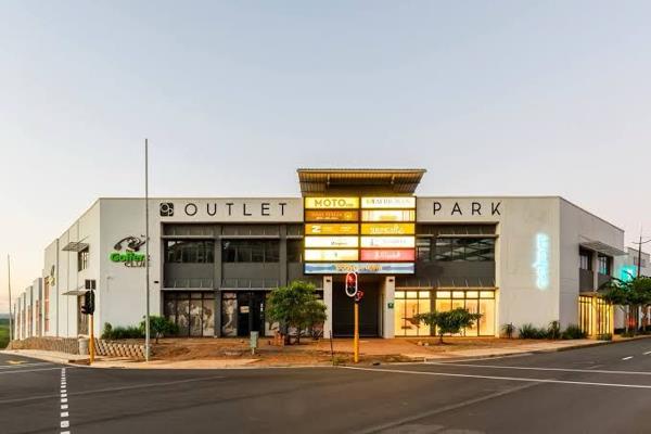 460  m² Commercial space