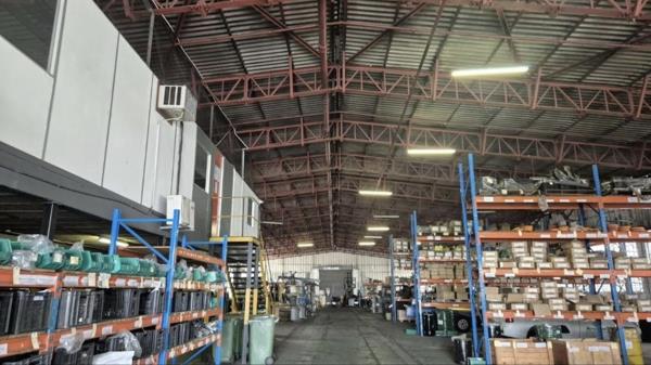 2 000  m² Industrial space