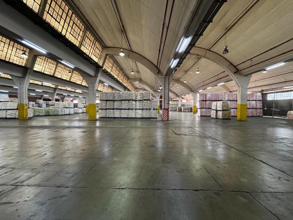 7 000  m² Industrial space