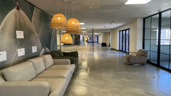 877 m² Office Space