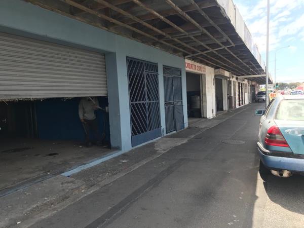 196  m² Commercial space