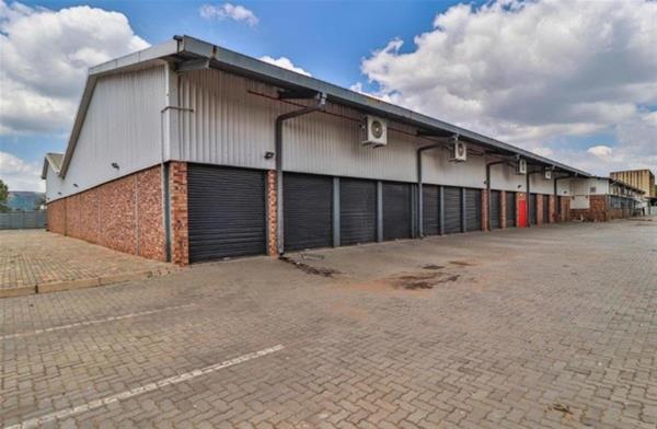 6 873  m² Industrial space