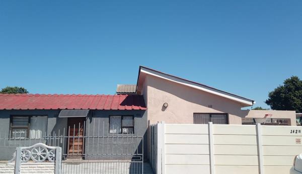 6 Bedroom House