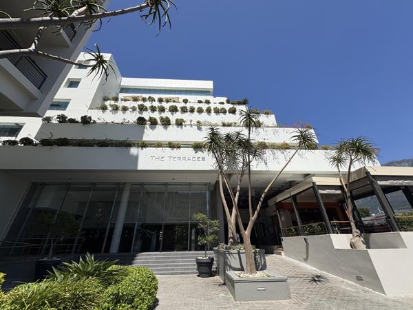 800  m² Commercial space