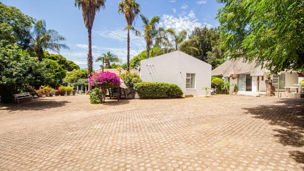6 Bedroom House