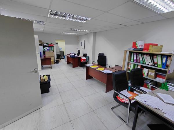 125  m² Commercial space