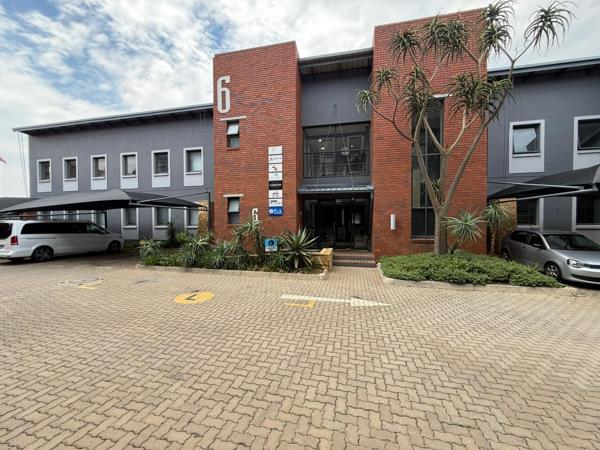 137  m² Commercial space